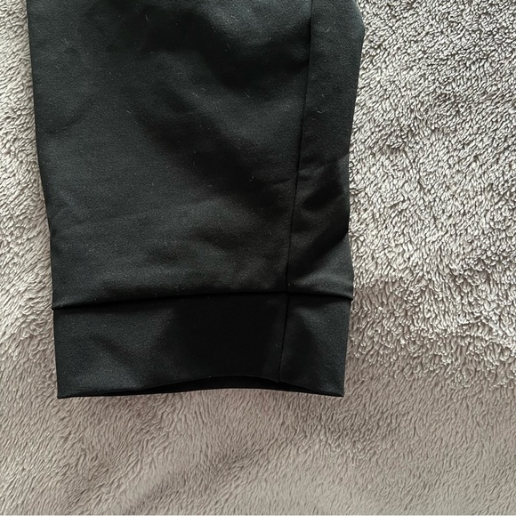 Uniqlo Joggers 🖤 - Picture 8 of 10